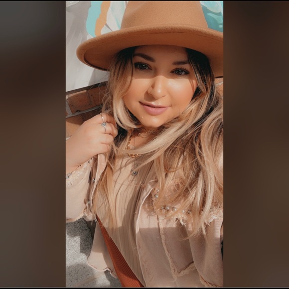 Meet your Posher, Madihah - Picture 2 of 3